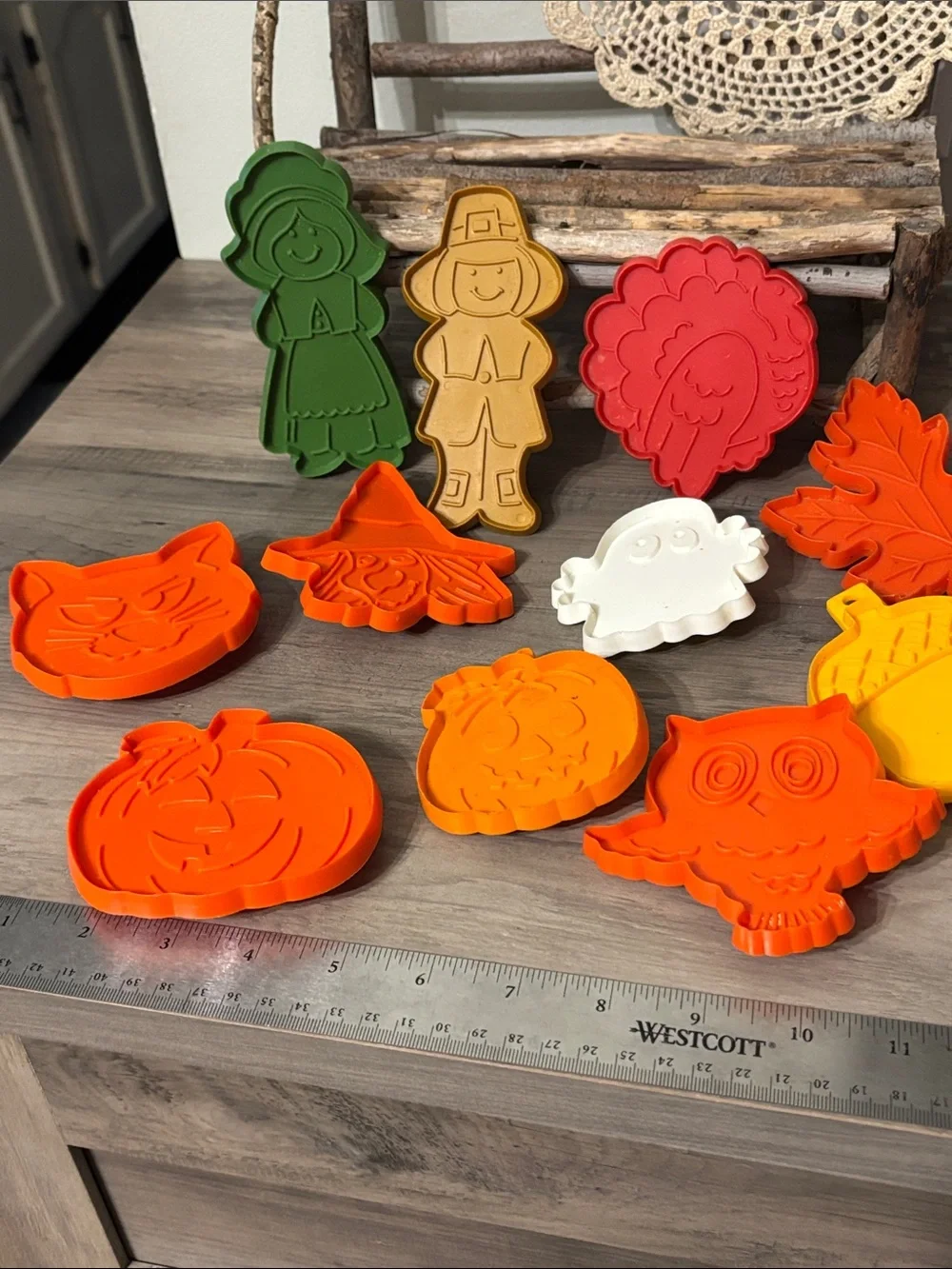 11 Vintage Halloween Thanksgiving Fall  Cookie Cutter Set Hallmark Plastic